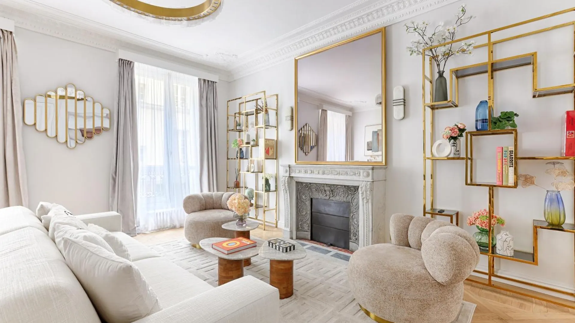 Elegant Luxury For 6 On Champs-elysees