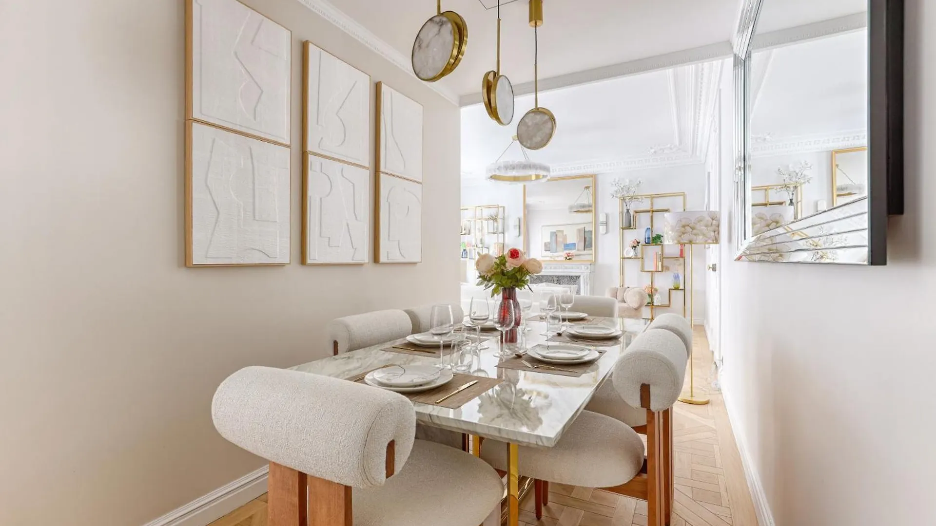 Elegant Luxury For 6 On Champs-elysees Paris