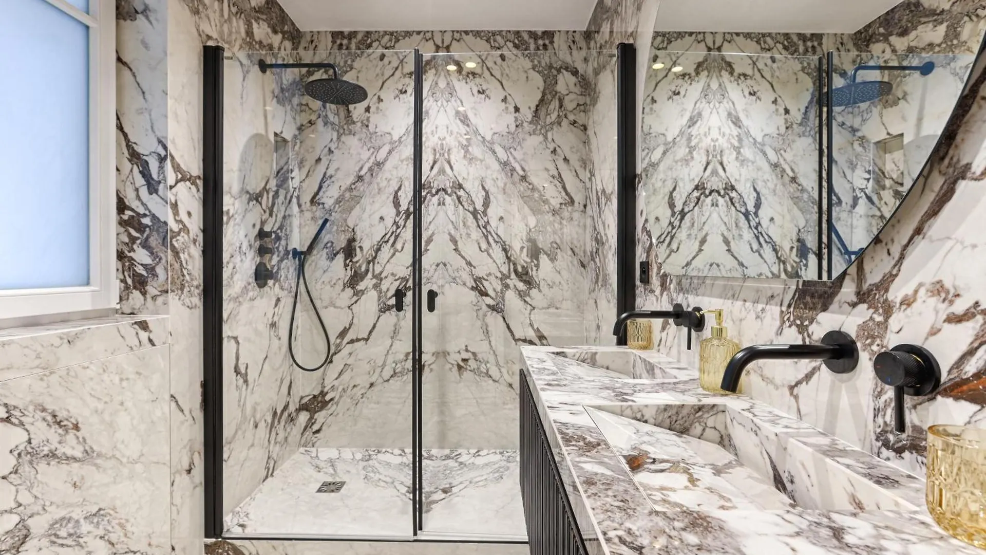 Elegant Luxury For 6 On Champs-elysees *