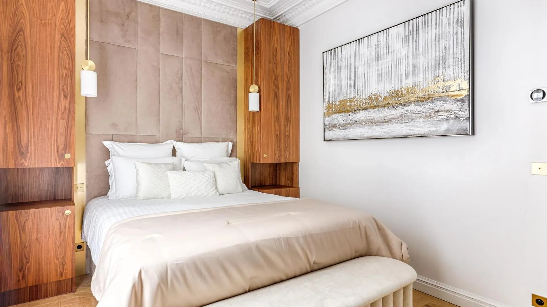 Elegant Luxury For 6 On Champs-elysees Paris